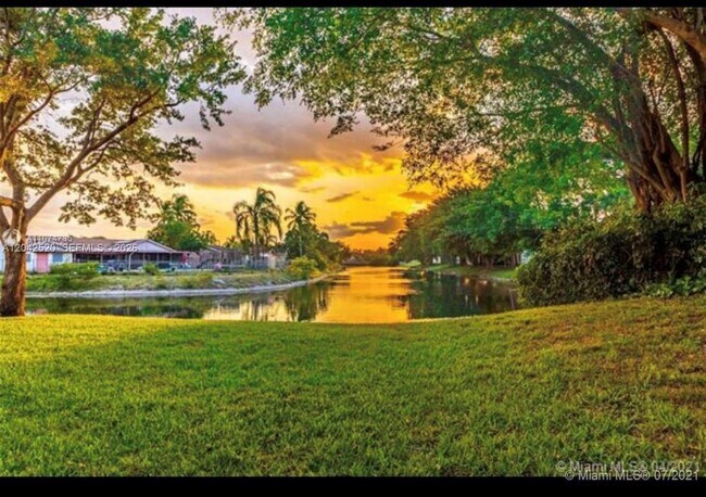 3833 Cocoplum Cir Unidad 3593