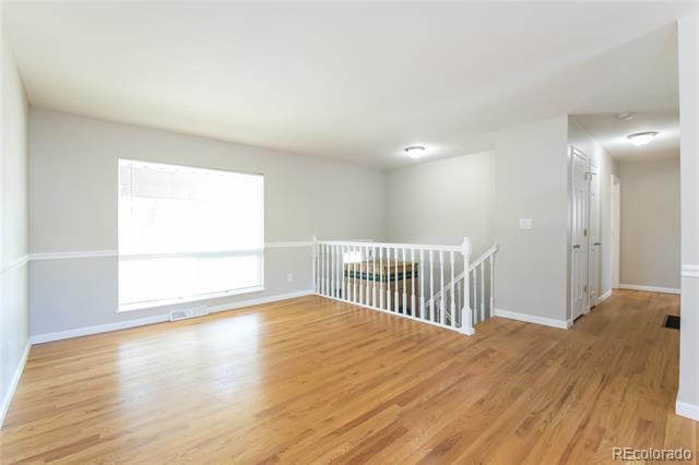 Photo - 165 Iris St