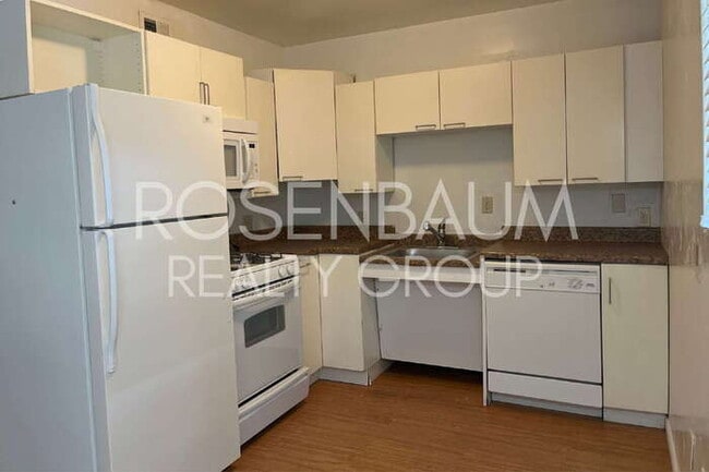 Photo - 770 N Dodge Blvd Unit 11