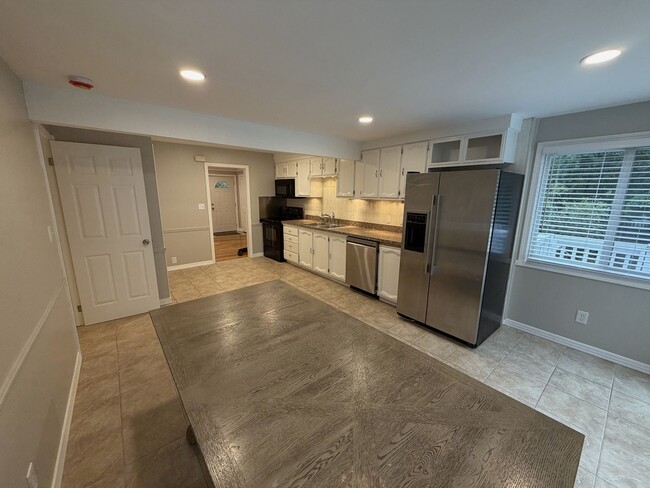 Photo - 21450 Frazer Ave