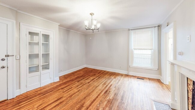 Building Photo - 542 Chapel St Unit 5 (1R)