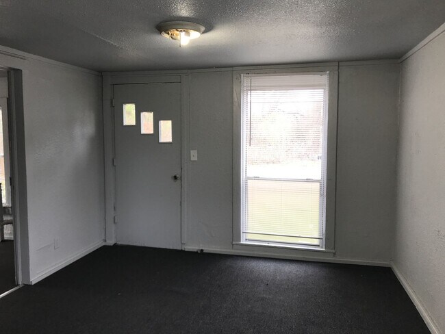 Photo - 5204 Francis St - Alexandria, off Communit...