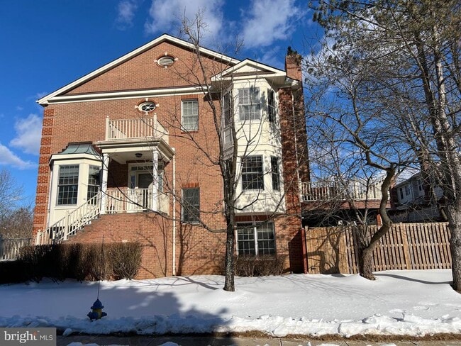 Building Photo - 201 Blaze Climber Way