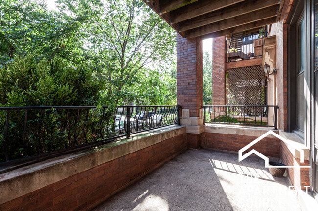 Photo - 900 W Belle Plaine Ave Unit 1