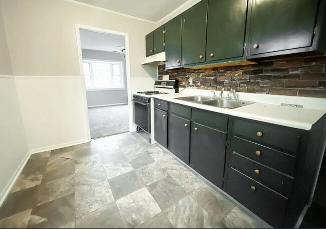 Photo - 3-Bedroom Single Family Home with Spacious Backyard - Available August 1st!