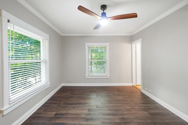 Photo - 2078 Linden Ave