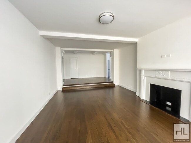 Photo - FIFTH AVENUE Unit 12E