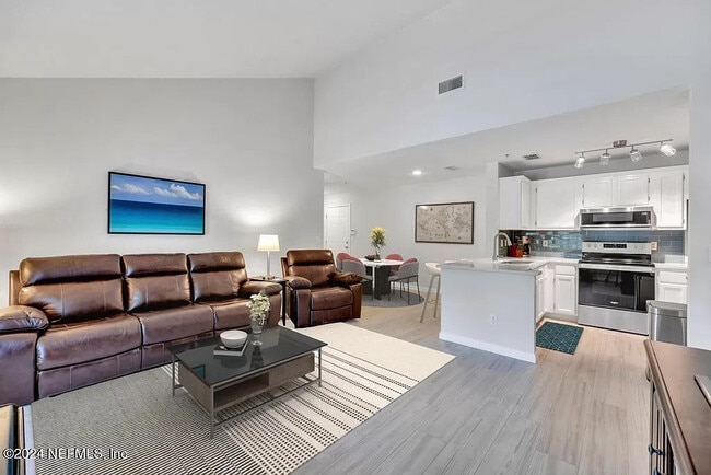 Building Photo - 7701 Timberlin Park Blvd Unit 138