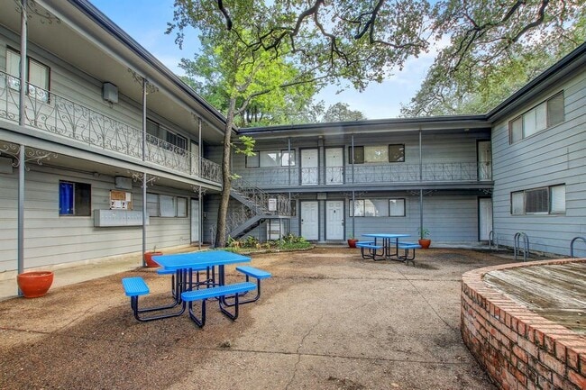 Photo - 803 W 28th St Unit 206
