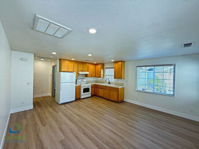 Photo - 7661 Forest St Unidad B