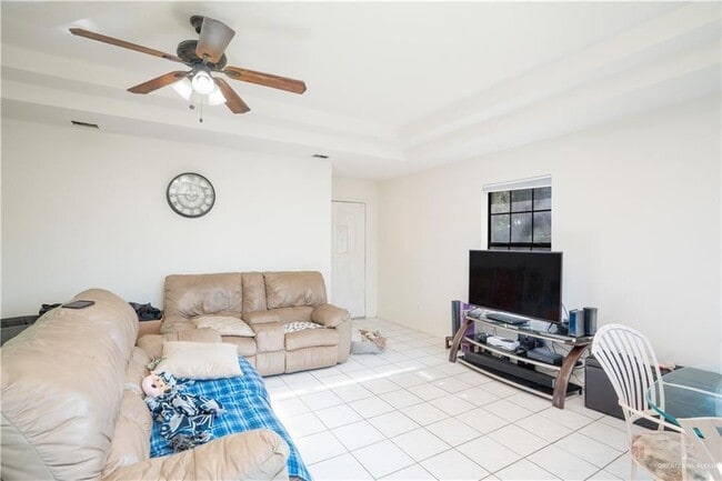 Photo - 2702 Blue Jay St