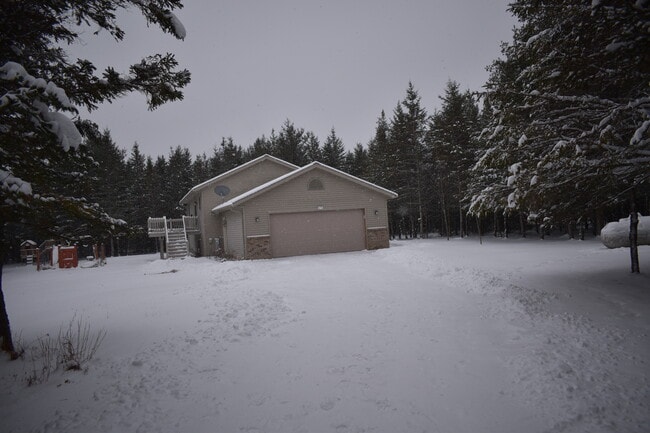 Building Photo - 6587 Rolling Hills Dr