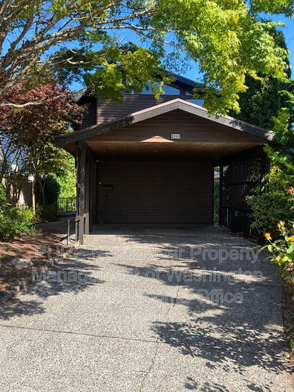 Building Photo - 2114 41st Ave SW