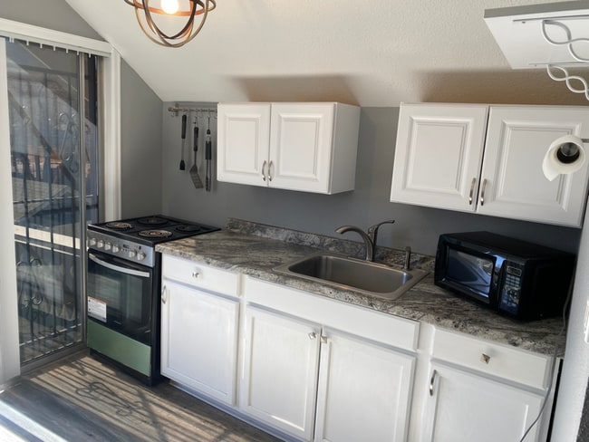 Photo - 2125 W Colorado Ave Unit 2125 W Colorado Ave