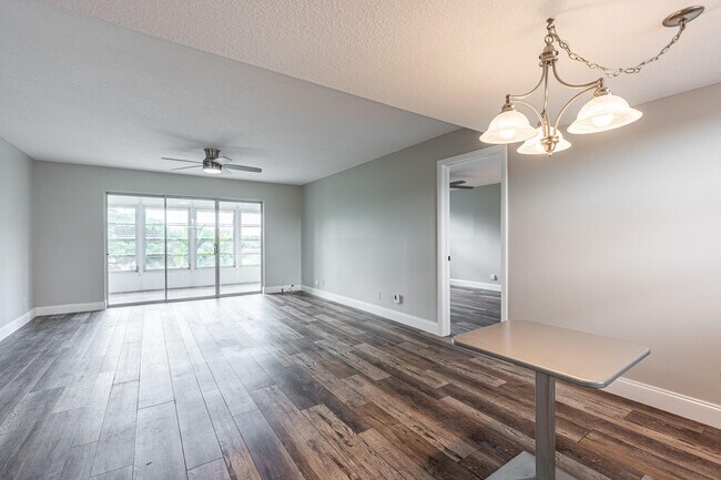 Photo - 729 Lori Dr Unit 305