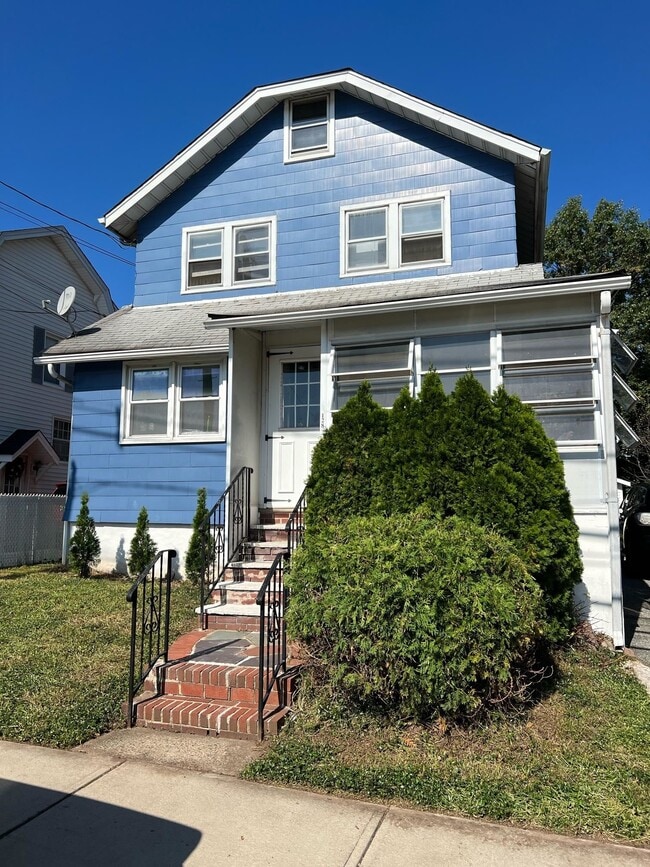 128 Hazelton St 2  