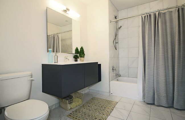 Photo - 921 N La Salle Dr Unit 921 N Lasalle