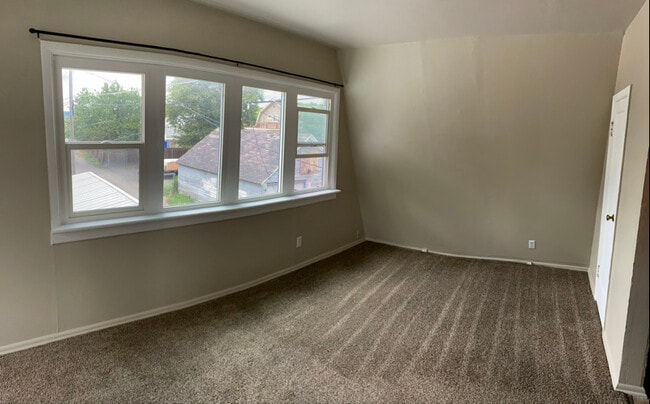 Photo - 1311 N Madison St Unit 4