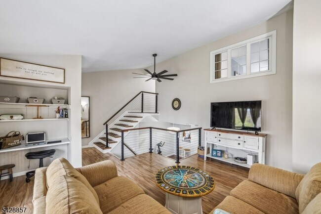 Photo - 26179 Westview