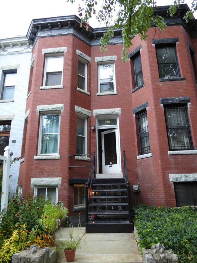 Photo - 218 9th St NE Unit 1