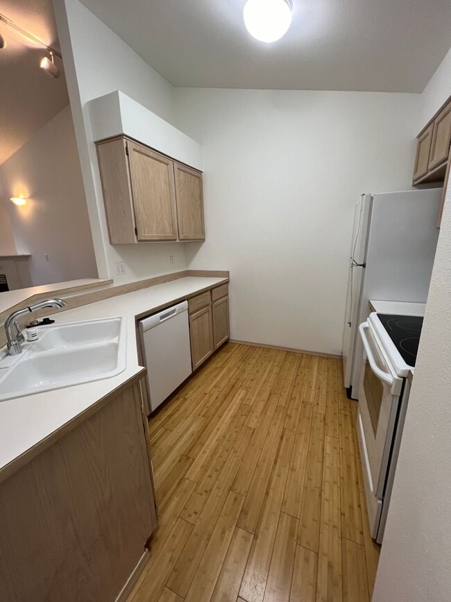 Spacious 2 bedroom, 2 bath condo in Everett House Rental in Everett