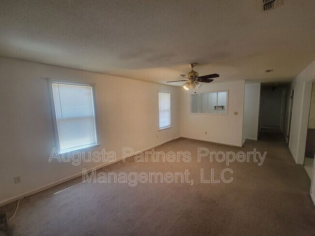 Photo - 2803 Ptarmigan Rd