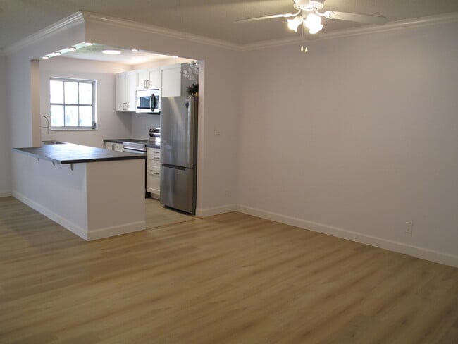 Photo - 1102 North Dr