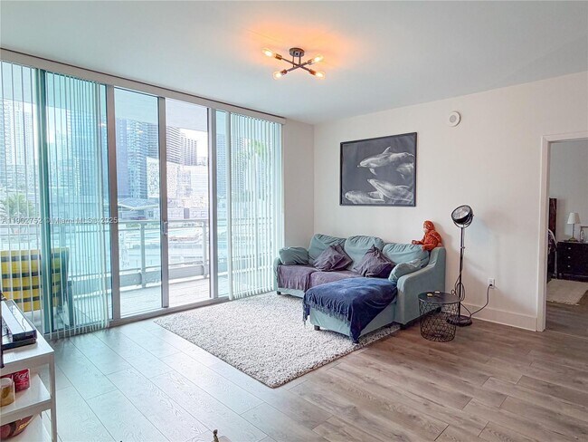 Photo - 90 SW 3rd St Unit 1116