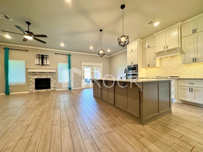Photo - Spacious Craftsman Home on cul-de-sac