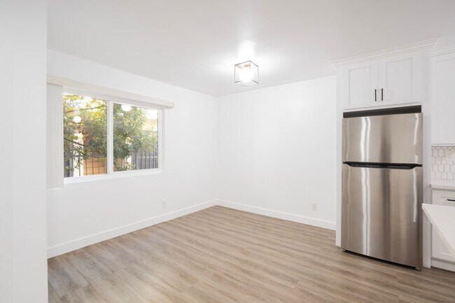 1235 N Ogden Dr