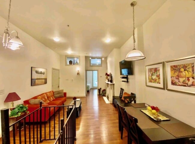 Photo - 927 N Calvert St Unidad 1F