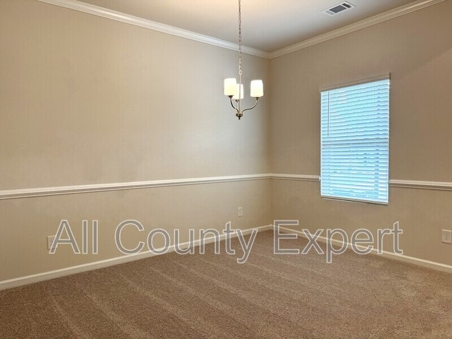 Photo - 273 Bloomfield Cir