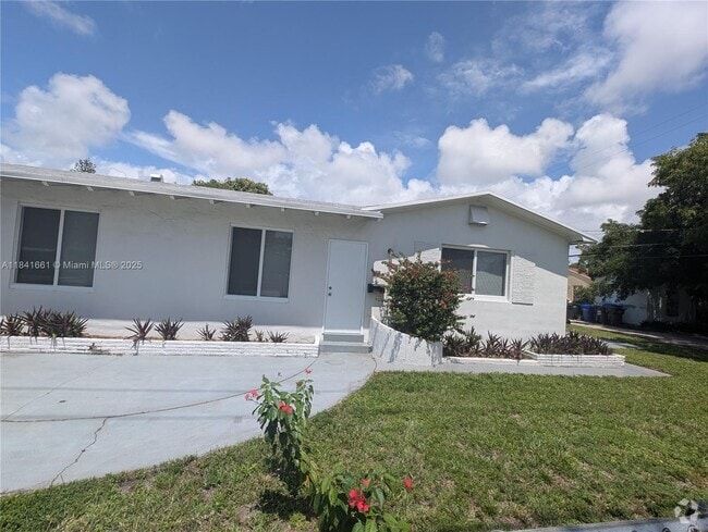 Building Photo - 1108 N 19th Ave Rental