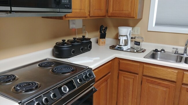 Furnished Kitchen - 1209 Northlake Dr Unit 1209 Furnished