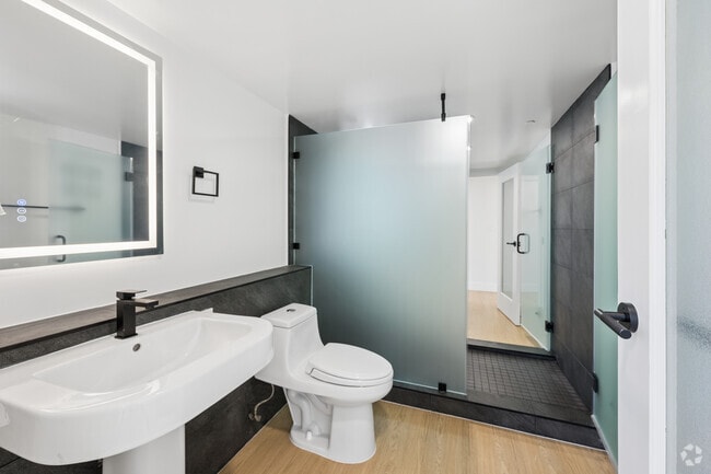 3 habitaciones, 2 baños - 1590 pies cuadrados - Segundo baño