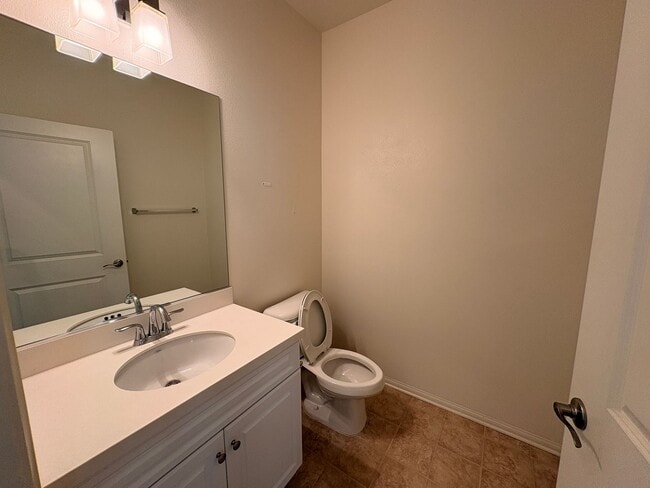 Photo - 4 Bed, 4 Bath in Eastvale!