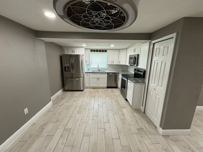 Photo - 1896 Keewin Ave NE