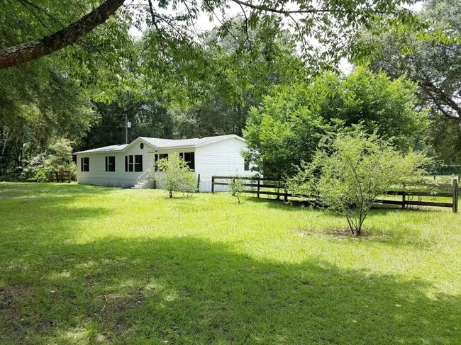 Photo - 3 Bed 2 Bath Bring your horses or livestock, the property is zoned agriculture