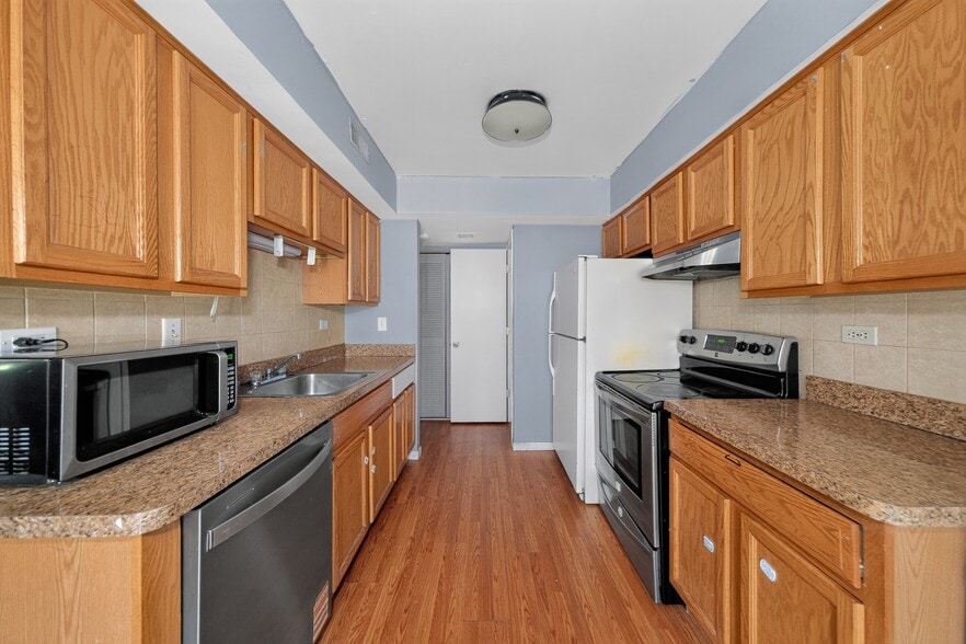 614 Bryn Mawr Ct