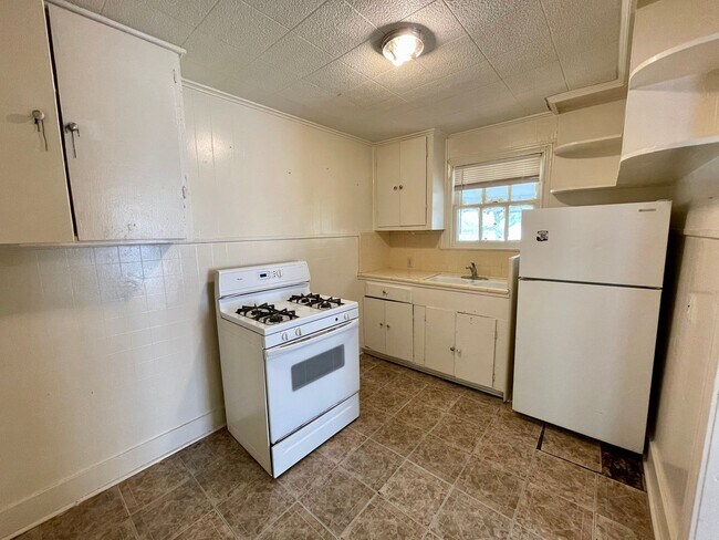 Photo - 4141 - 4143 Ector-For Sale (Bevin Frakes) Unit 4143 Ector - RTR 10/13 APPX1+DEPOSIT