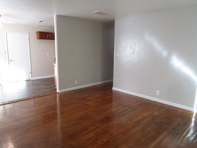 Photo - 1642 Dover Ave