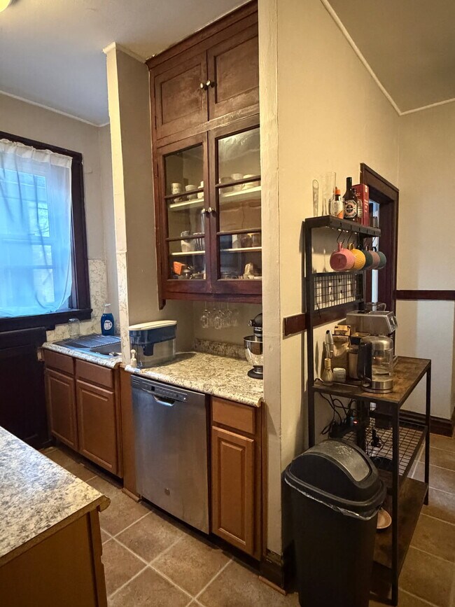 Photo - 2516 Bellevue Ave Unit a