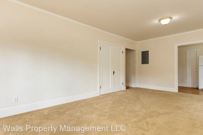 Photo - 6402 Phinney Ave N