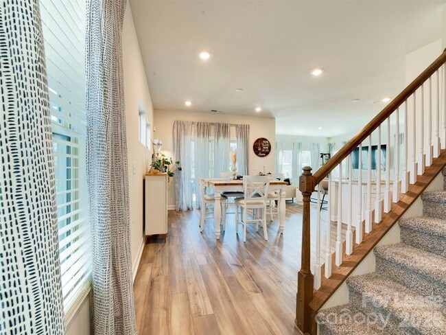 Photo - 4009 Woodland View Dr