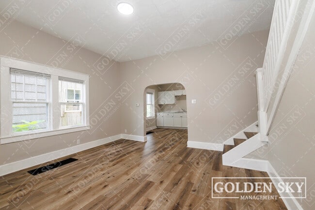 Photo - 427 S Mound St