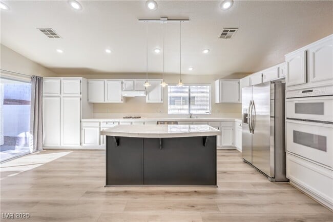 Photo - 1851 Vista Pointe Ave