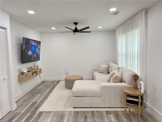 Photo - 3188 Delmar Ln NW