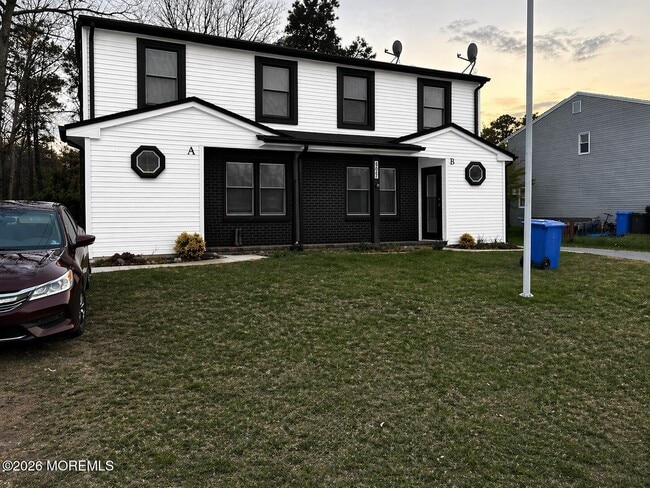 Building Photo - 233 Leeward Rd