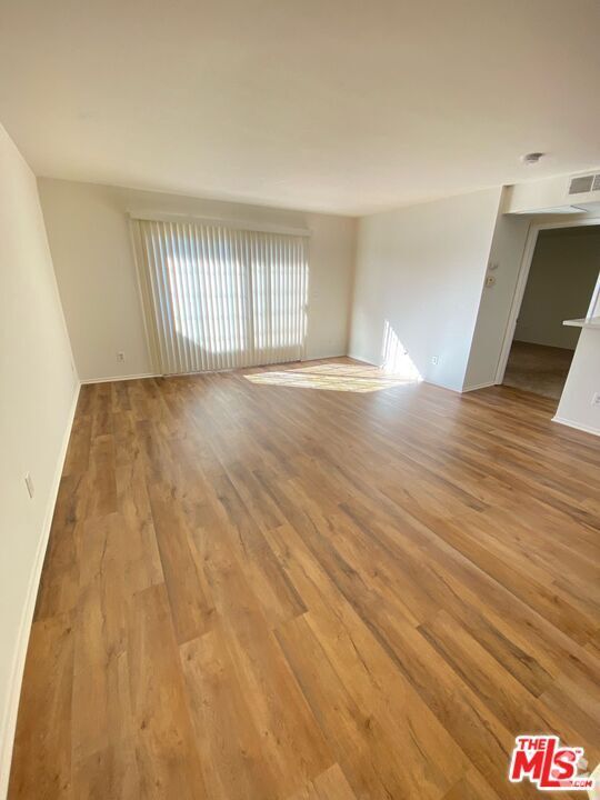 Building Photo - 6400 Kraft Ave Unit 11 Rental