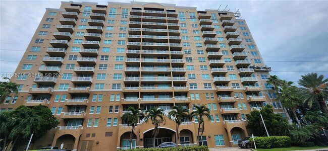 Building Photo - 2665 SW 37th Ave Unit 1009